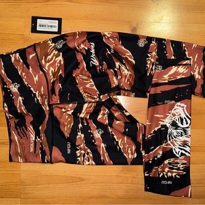 BRAND NEW SMALL DARC SPORTS LEGGINGS!SOLD